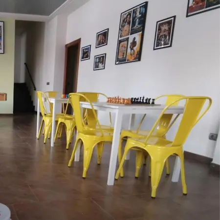 Casa Crispetes * Tales